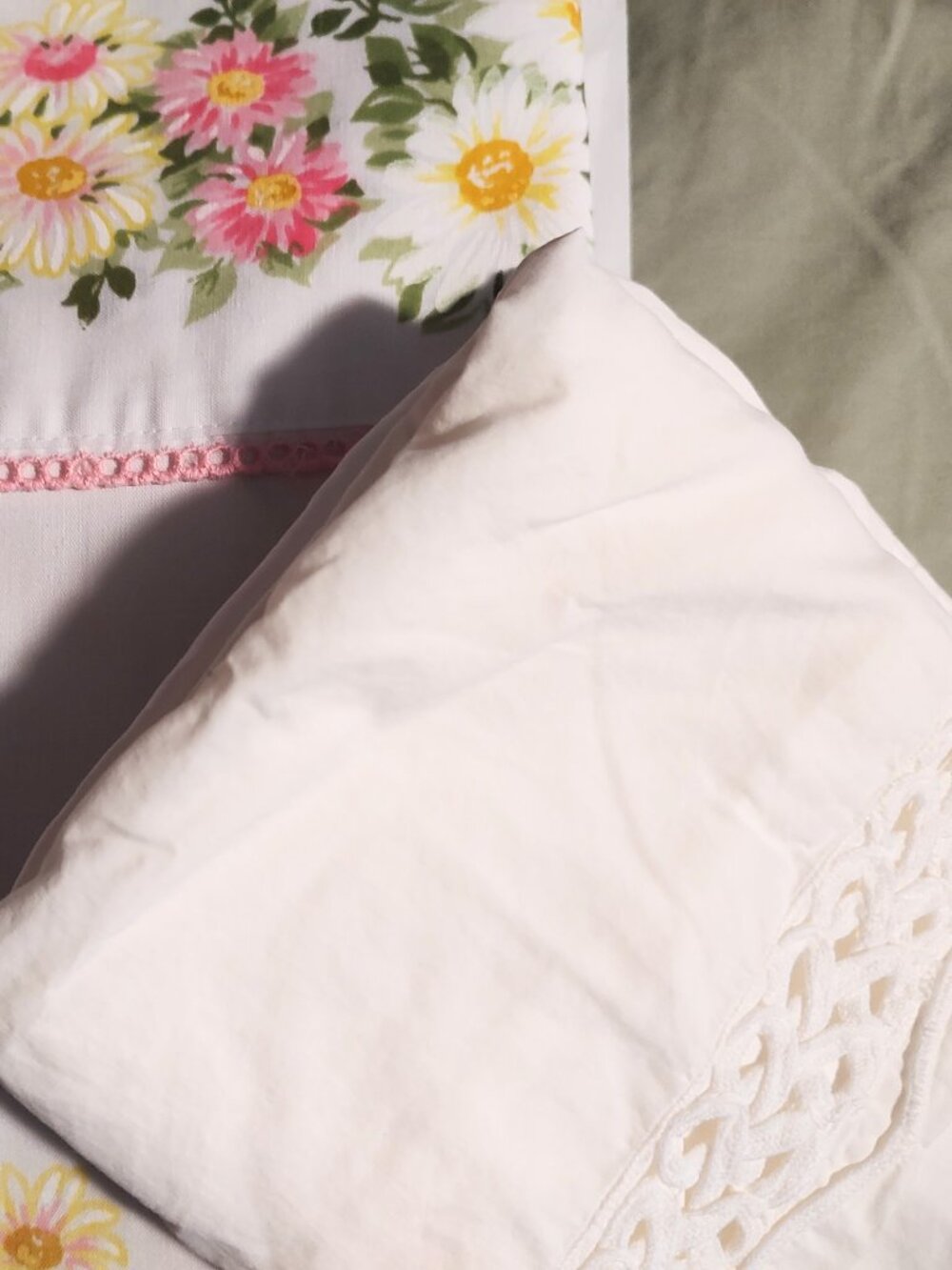 Springmaid Twin Flat Sheet unbranded Sage green fitted sheet, pillowcase
